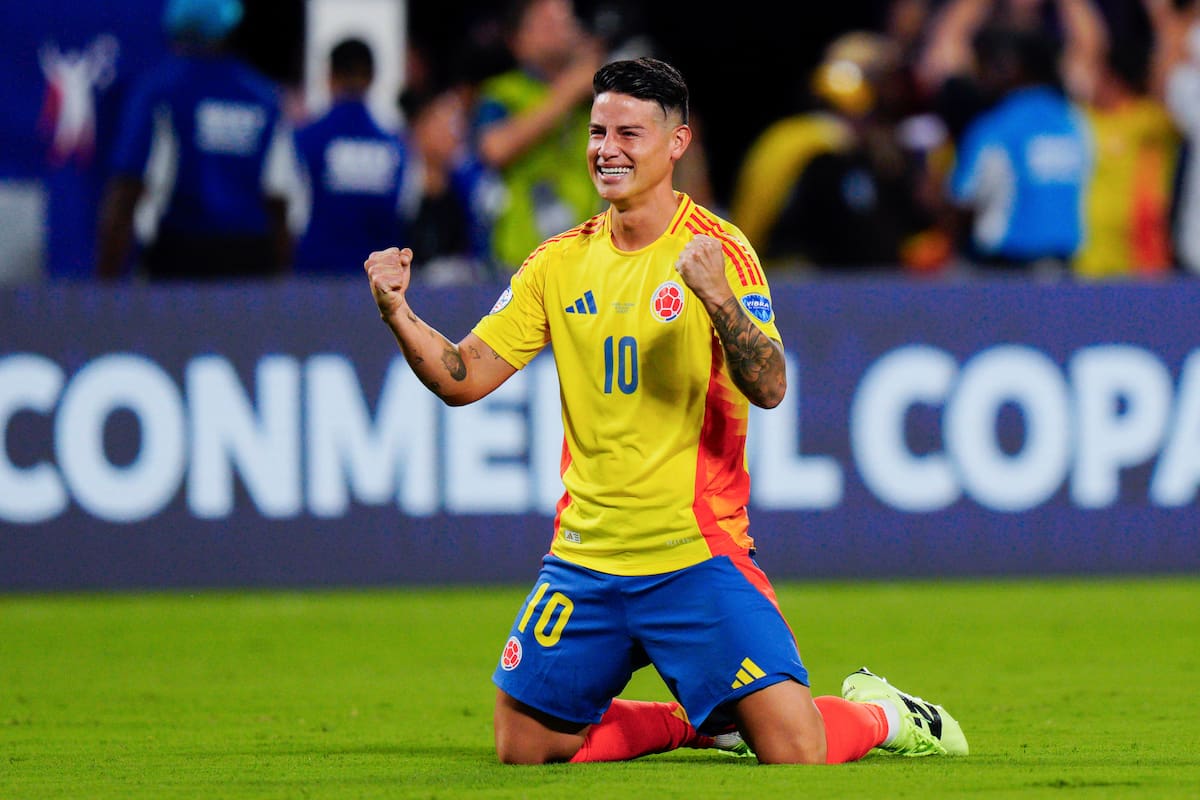 El colombiano James Rodríguez celebra la victoria por 1-0 sobre Uruguay en la semifinal de la Copa América en Charlotte, Carolina del Norte, el miércoles 10 de julio de 2024. //AP