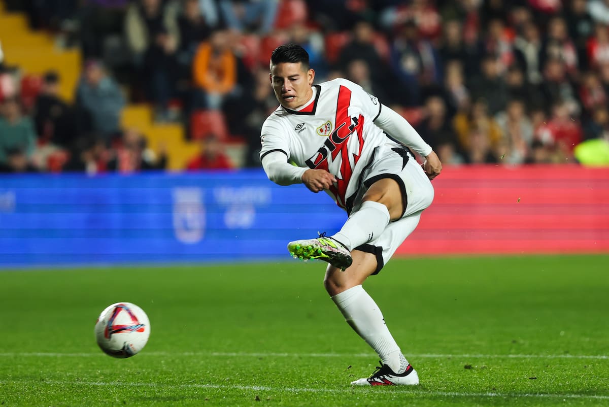 James Rodríguez sigue sin sumar muchos minutos con el Rayo Vallecano en España. //EFE