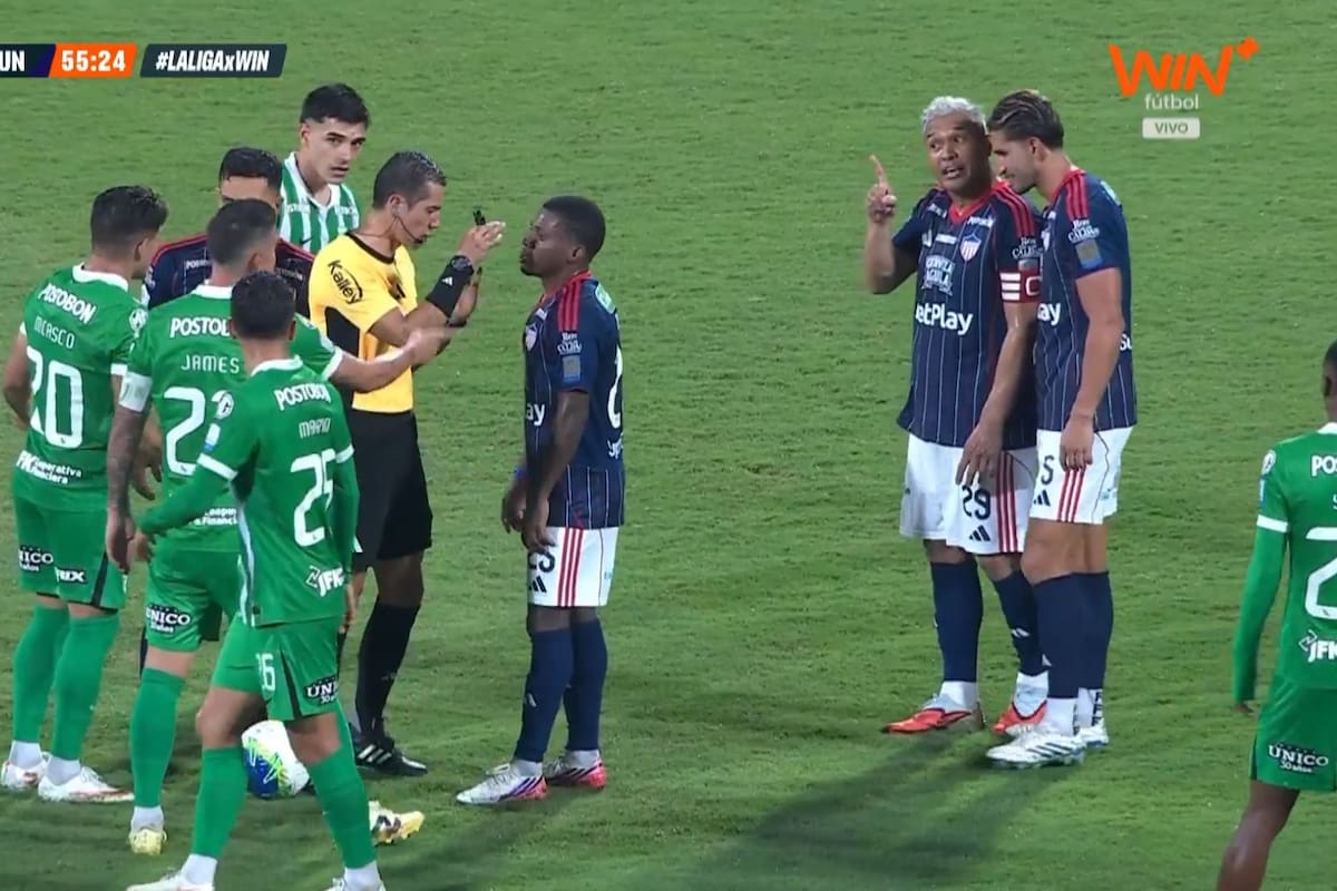 El fuerte encontronazo entre James Rodríguez y Teófilo Gutiérrez en Nacional vs. Junior