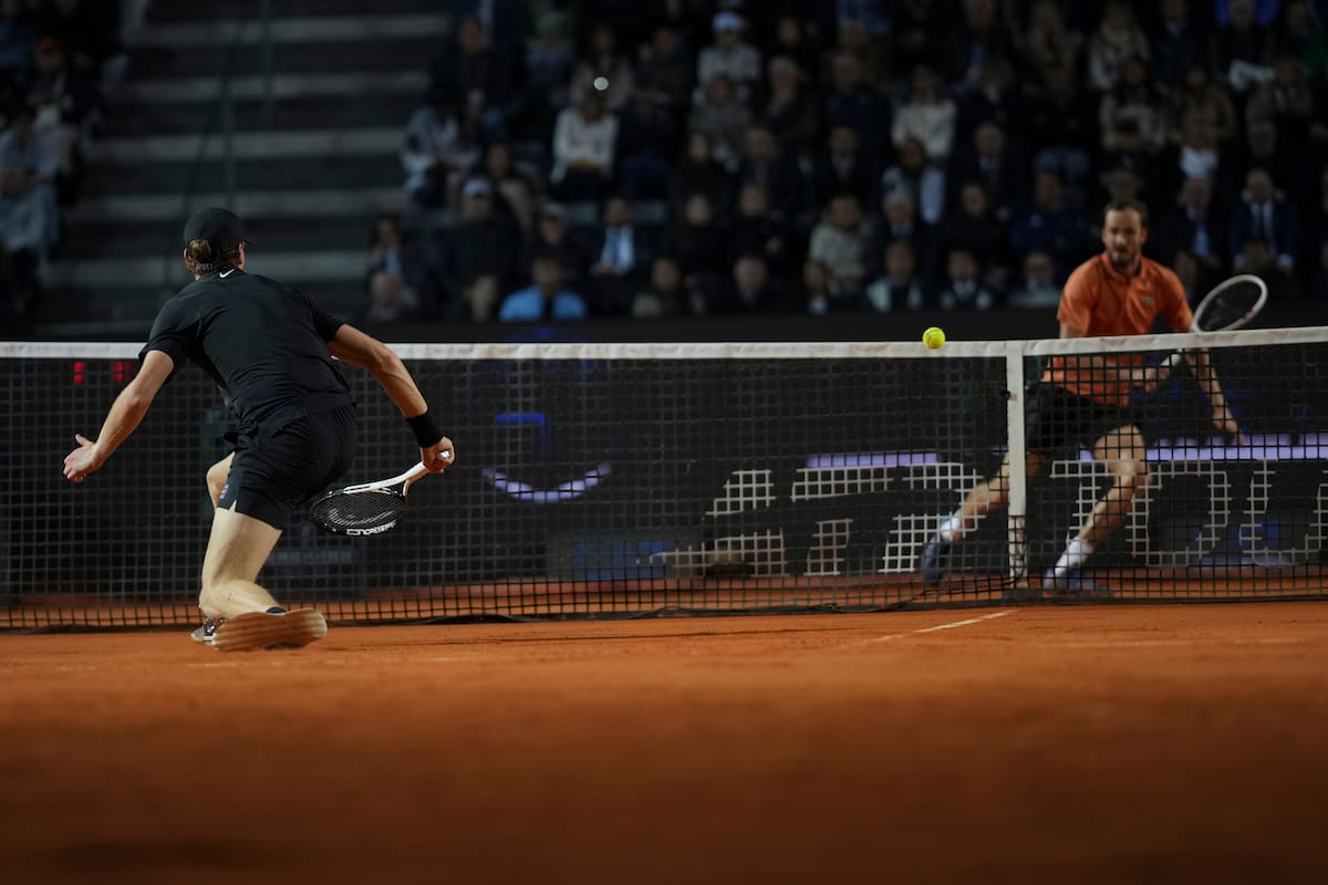 Masters 1.000 de Roma: semifinal entre Sinner y Medvedev fue suspendida; esta es la razón