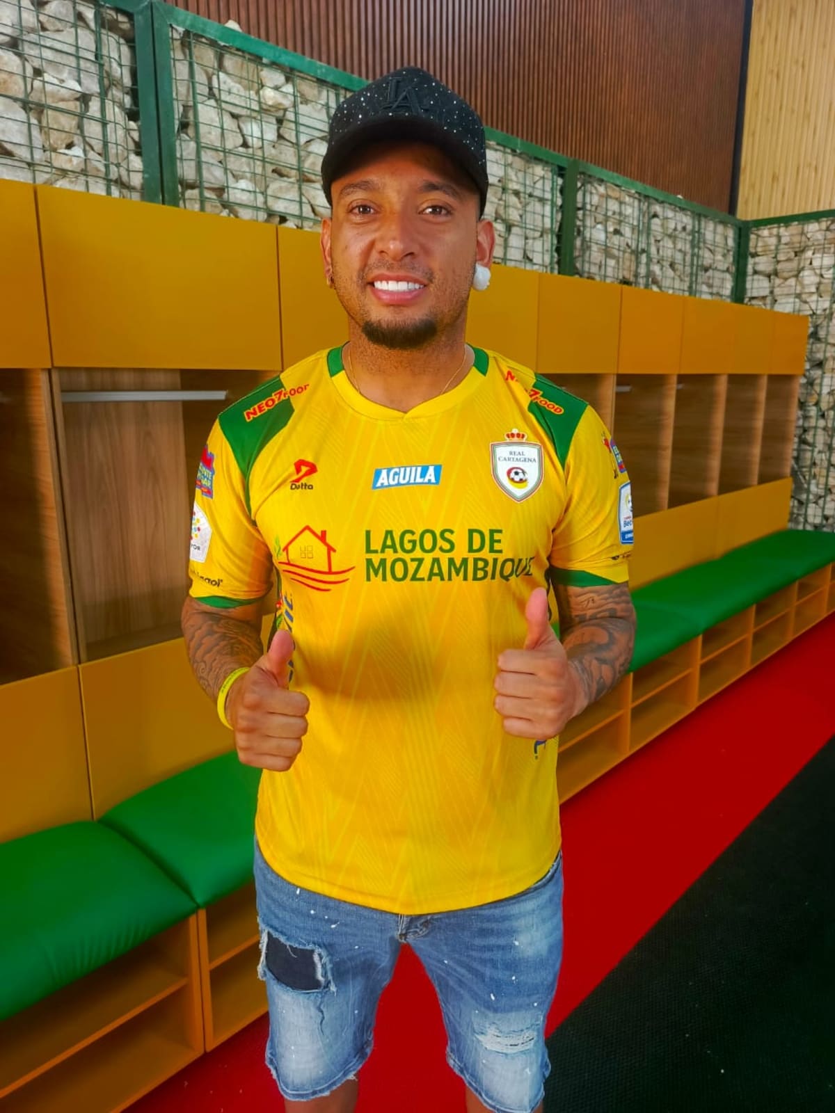 Jarlan Barrera ya luce los colores de la camiseta de Real Cartagena. //CARLOS CABALLERO EL UNIVERSAL