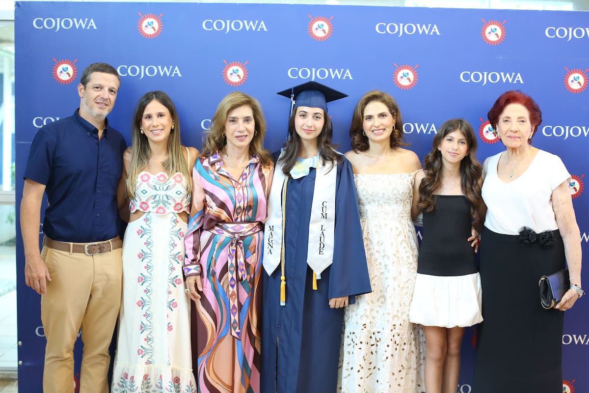Javier Pacheco, Luisa Fernanda Pérez, Soledad Arango, Valeria Daffach, Isabel Pacheco, Lucina Daffach y Ketty Saker.