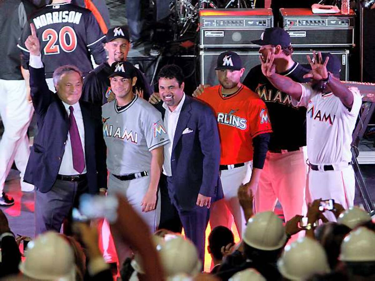 Los Marlins de la Florida ahora serán Miami Marlins. AP