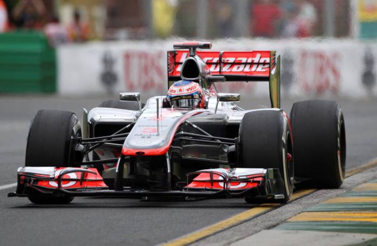 El británico Jenson Button superó por dos décimas a su compatriota y compañero de equipo Lewis Hamilton. AP Rob Griffith