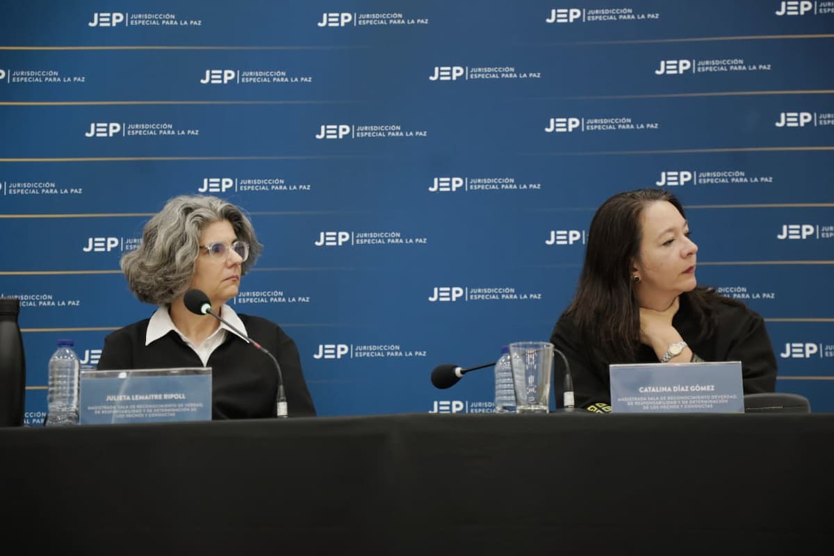 Magistradas de la Jurisdicción Especial para la Paz (JEP), presentes en la Audiencia Regional de Reconocimiento de Verdad, en Marialabaja. // Foto: Cortesía - JEP.