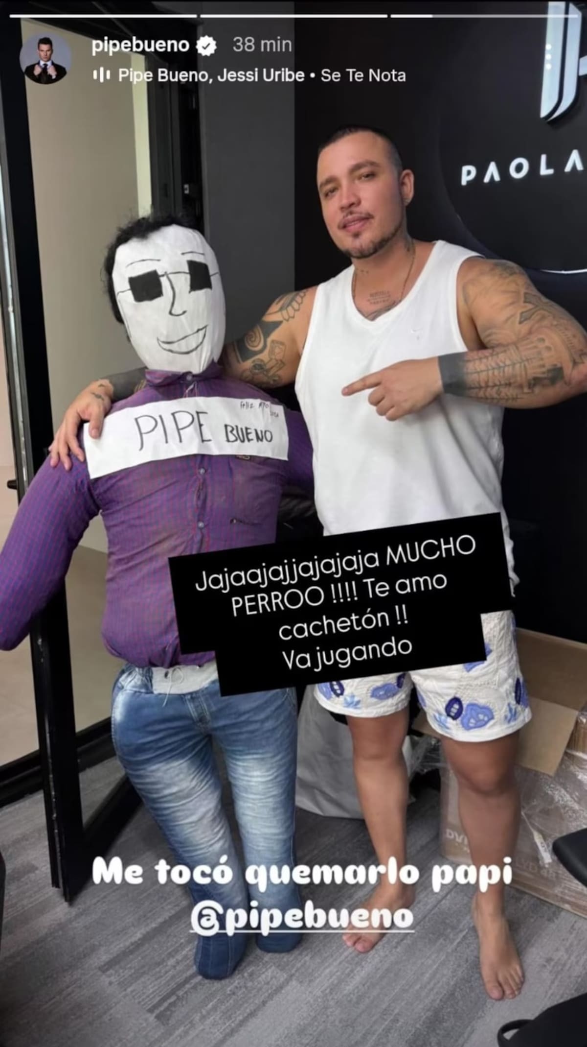 El curioso muñeco de Año Viejo inspirado en Pipe Bueno. // captura tomada de IG @pipebueno
