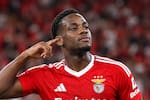 Benfica avanza en Europa con Jhon Durán y Richard Ríos, pero el futuro del volante sigue en duda