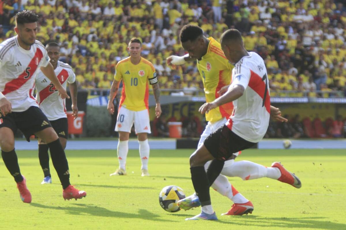 ¿Pelea en el camerino? Jhon Durán sería el principal protagonista