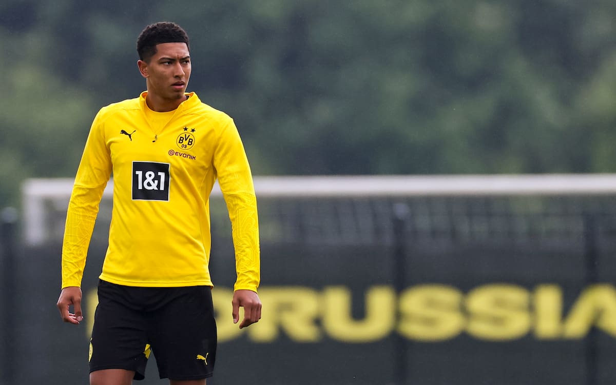 Jobe Bellingham del Borussia Dortmund en acción durante una sesión de entrenamiento en Dortmund, Alemania. //Foto, EFE: CHRISTOPHER NEUNDORF