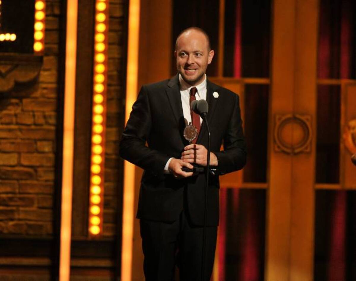 John Tiffany, el director británico de “Once”, recibiendo el premio. AP Charles Sykes