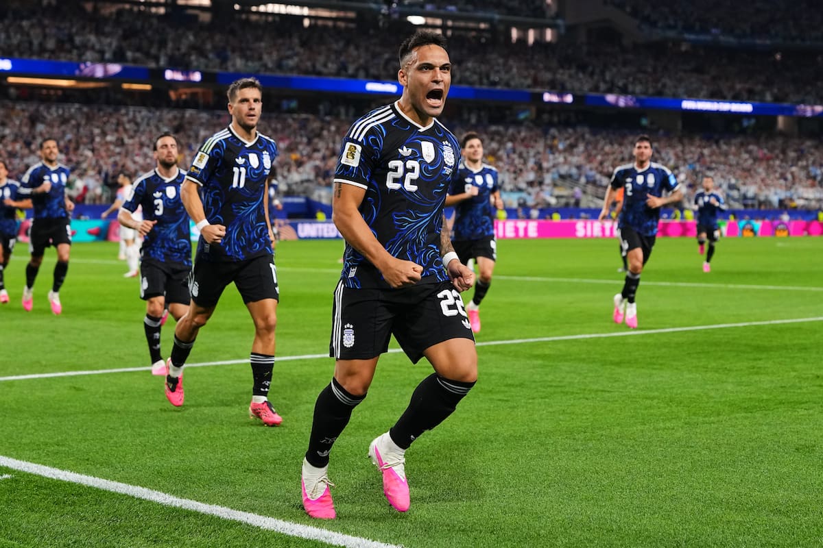 Argentina, sin despeinarse, cerró invicta la fase de grupos en el Mundial