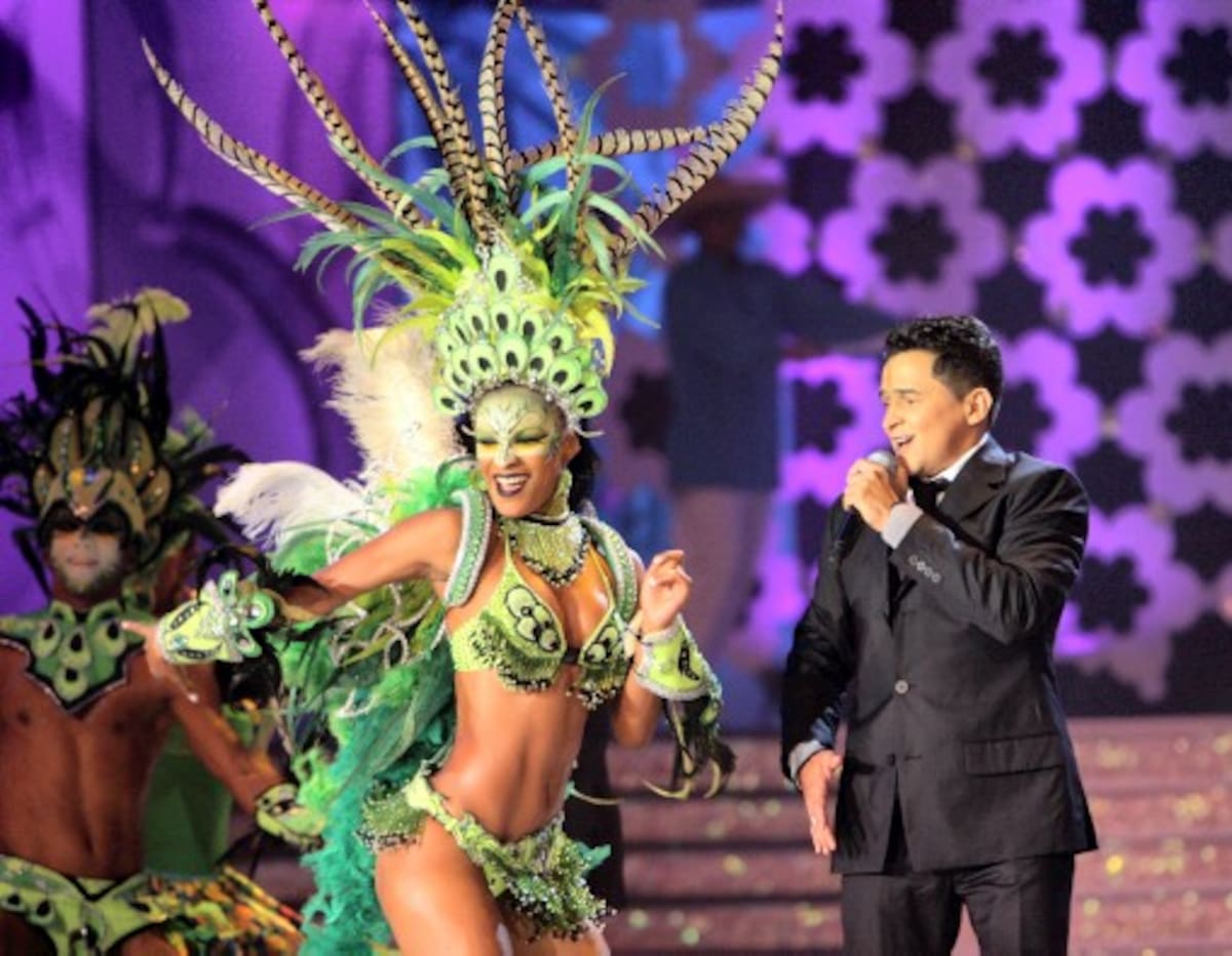 Colombia estuvo en la ceremonia de Miss Venezuela con Jorge Celedón y el grupo Ekobios, con su bailarina Yeliza González Herrera.