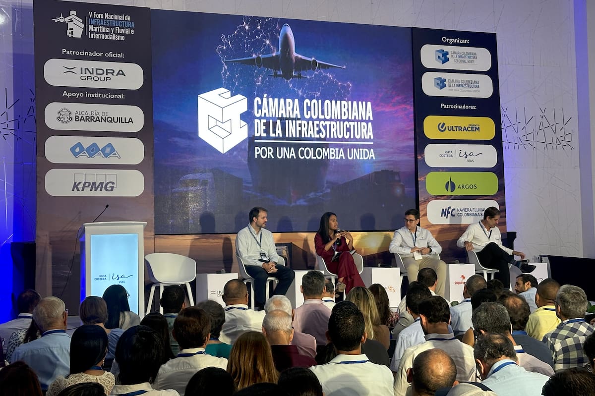 Momento de la participación de Jorge Tinoco, asesor de la dirección ejecutiva de Cormagdalena, en el V Foro de Infraestructura Marítima y Fluvial e Intermodalismo realizado recientemente en Barranquilla.//El Universal.