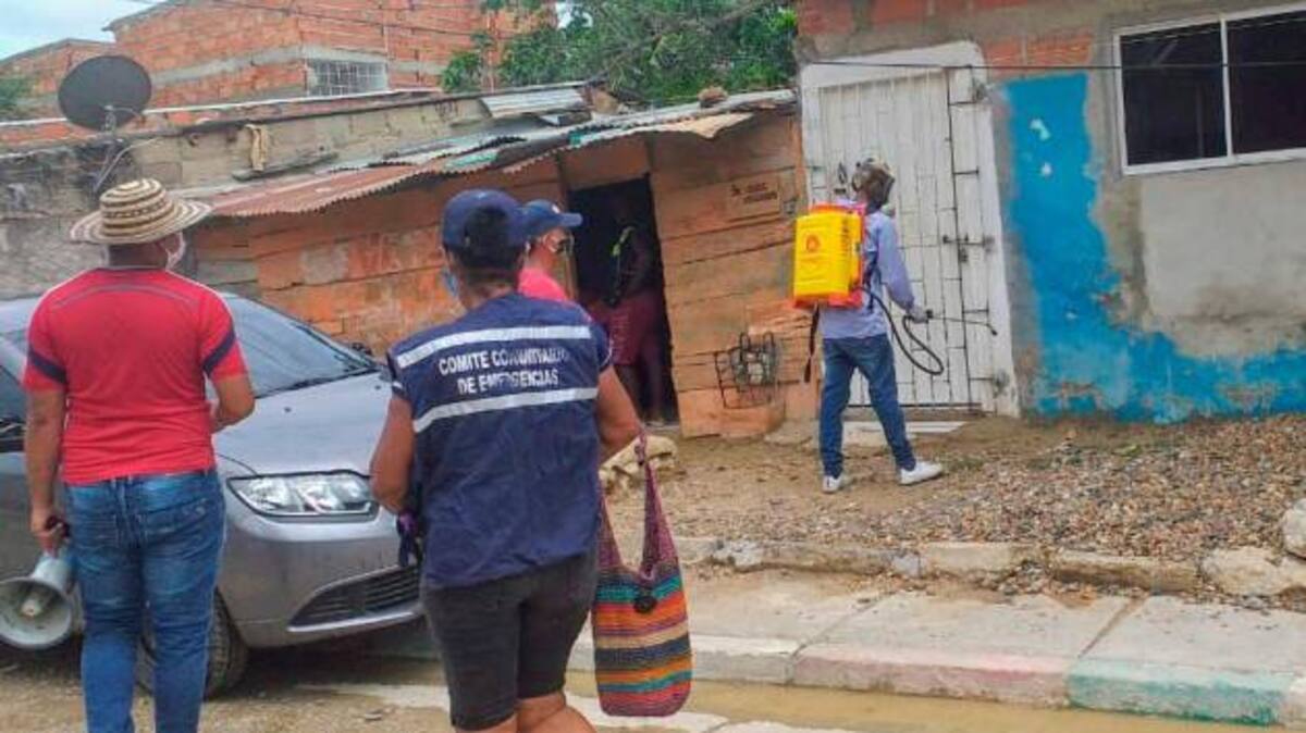 Jornada de desinfección en El Pozón. // Cortesía.