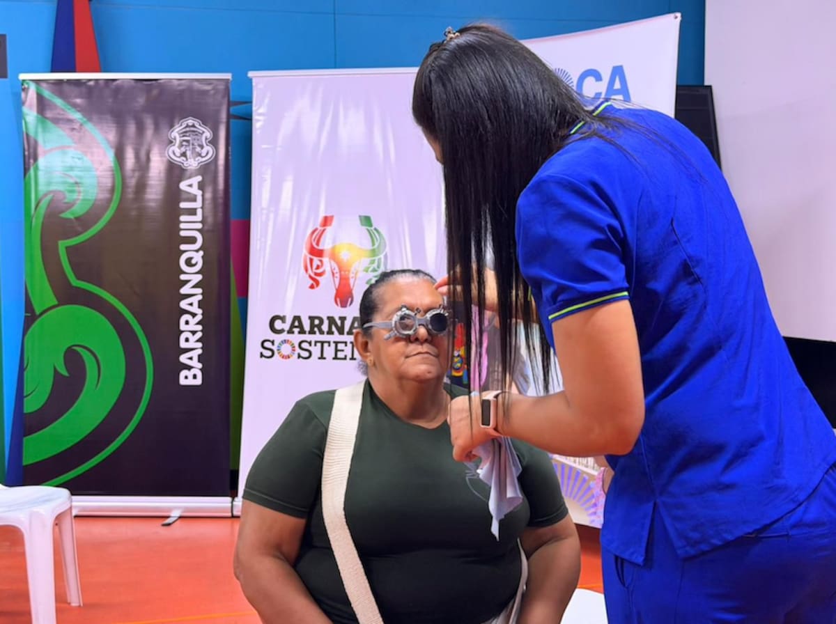 Durante la jornada también se realizaron valoraciones visuales, entregaron gafas, gestión de cirugías y remisiones a servicios especializados.//Cortesía Carnaval de Barranquilla.