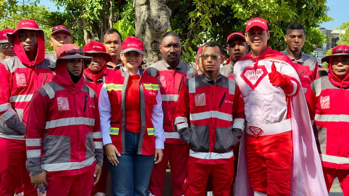 Veolia realizó el lanzamiento de la Brigada "Barremos Con Orgullo Cartagenero", en el parque de la Virgencita de Blas de Lezo. // Foto: cortesía - Veolia