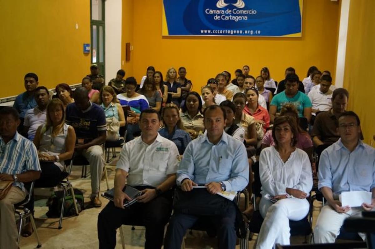 Cerca de 120 empresas y representantes de prestadores de servicios turísticos se dieron cita en la Cámara de Comercio de la ciudad para la actualización del Registro Nacional de Turismo. CORTESÍA
