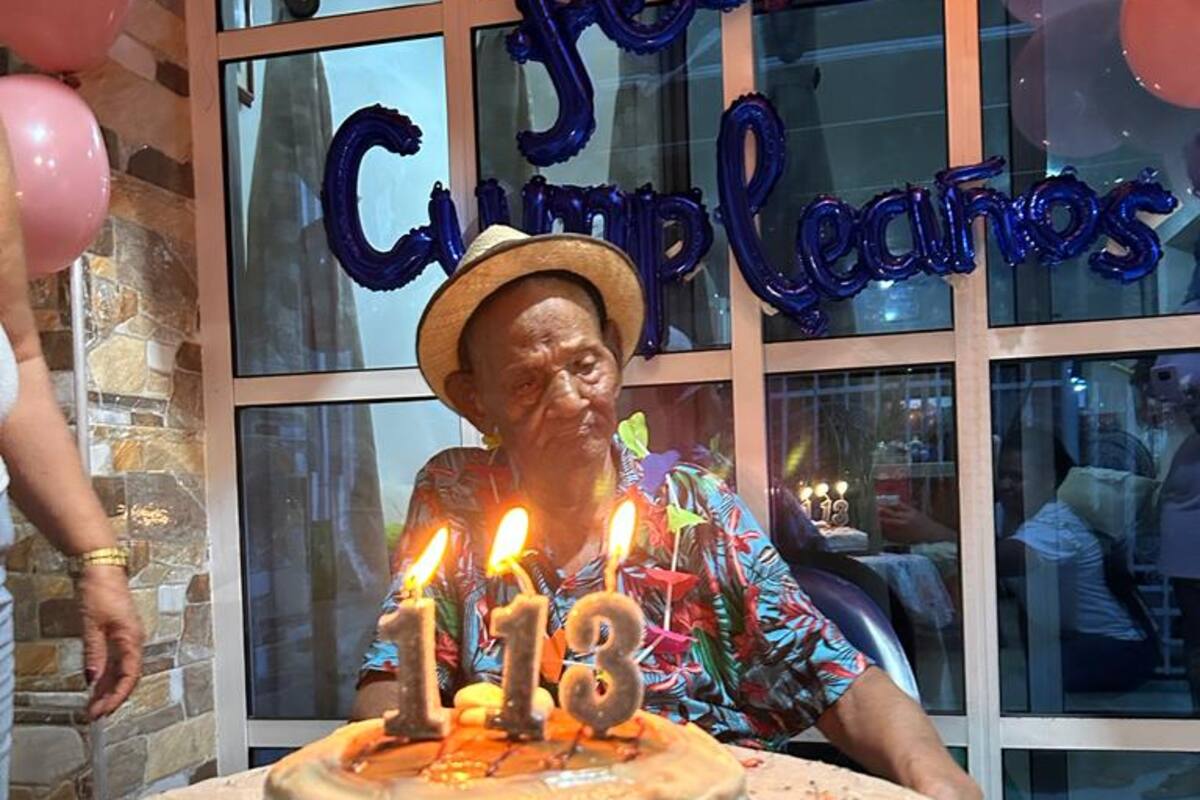 Tiene 115 años y vive en Cartagena: la historia de una verdadera reliquia