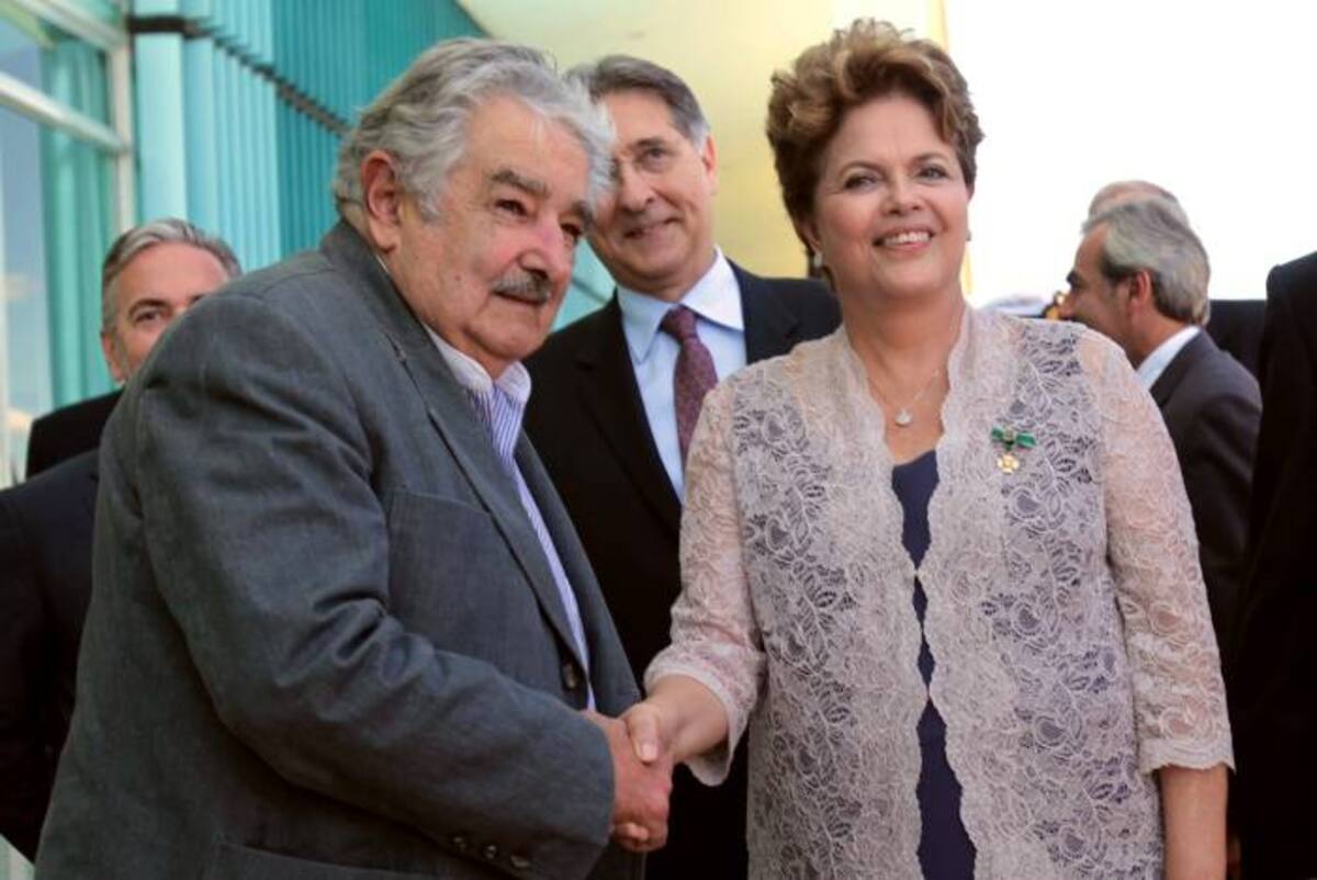 José Mujica y Dilma Rousseff acuerdan desarrollar un nuevo modelo de integración entre Brasil y Uruguay. AP Eraldo Peres