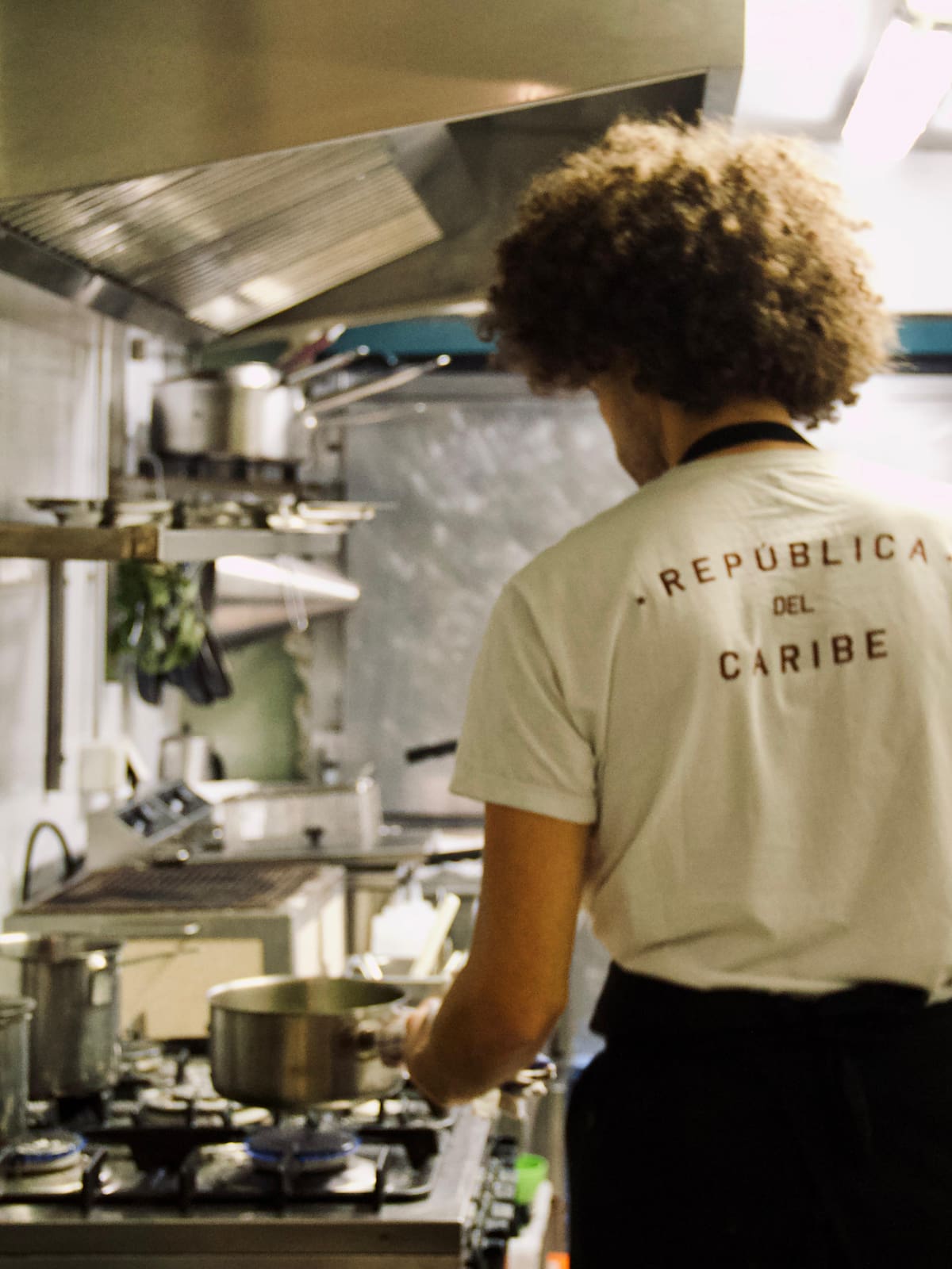José Orlando, en su restaurante recientemente abierto en París. //Foto: Cortesía.