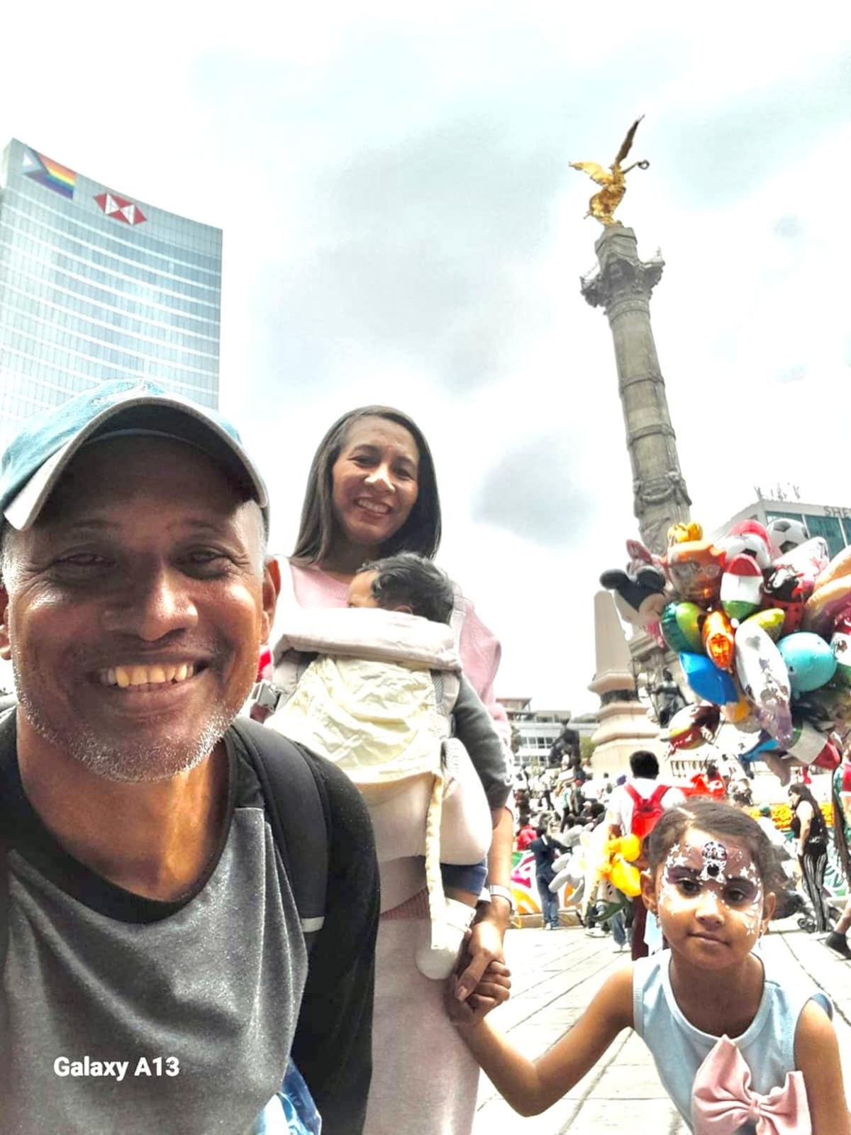 José Pérez Pianeta junto a su familia en México. //Cortesía: José Pérez Pianeta