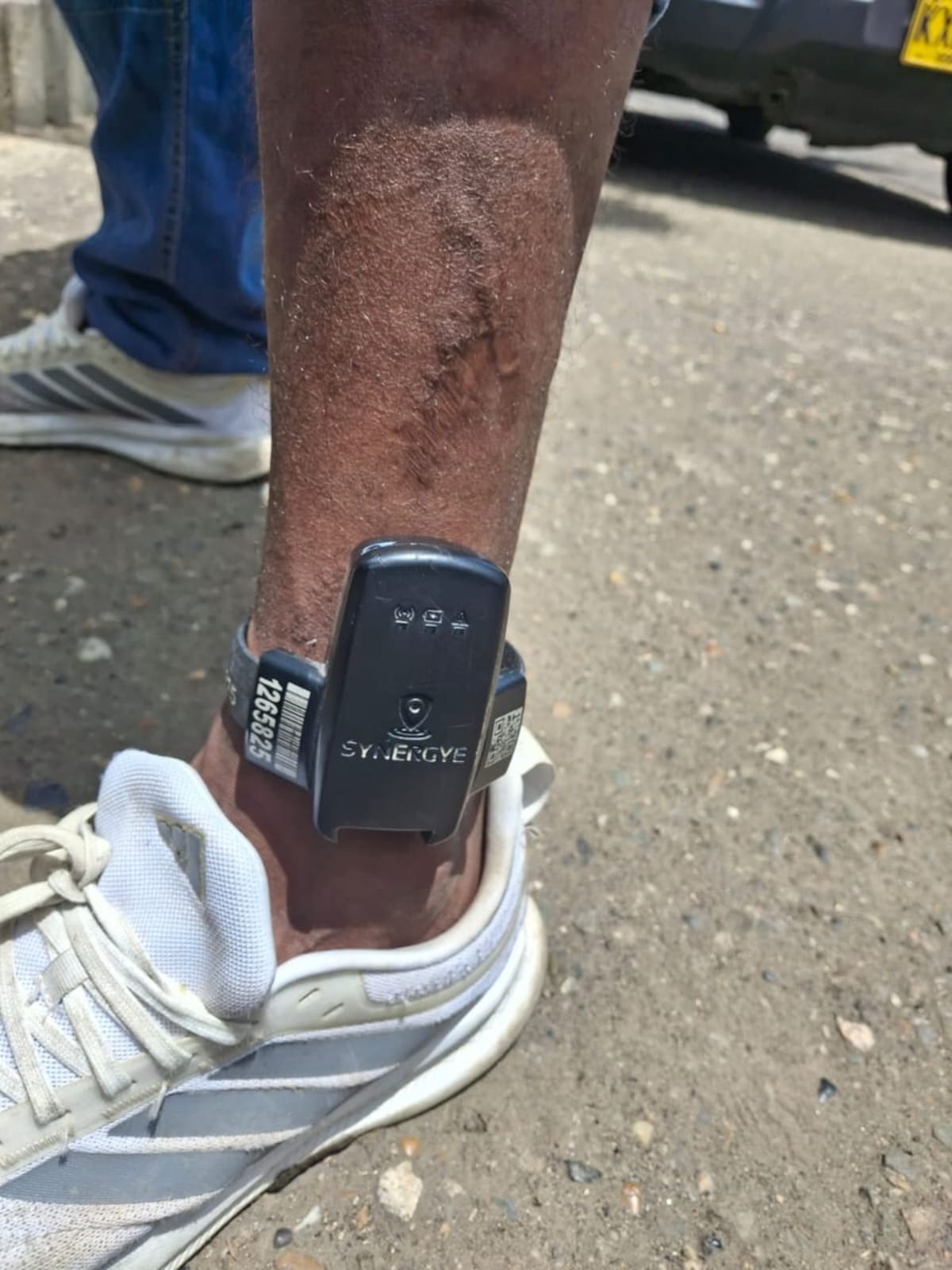 Joven con brazalete del INPEC cayó en control vial. // Foto: Policía de Bolívar
