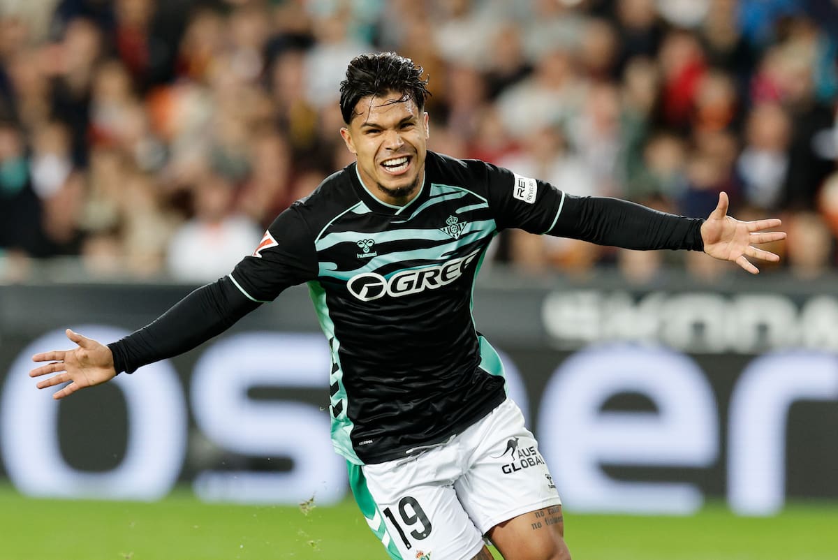 Juan Camilo 'Cucho' Hernández está teniendo una gran temporada con Real Betis. //Foto, EFE: Kai Försterling