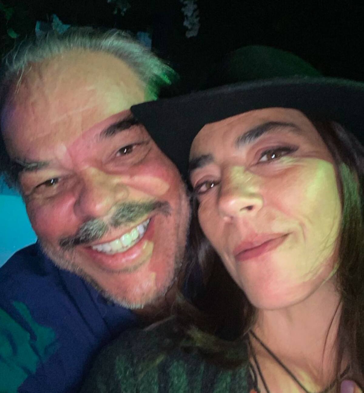 Juan Carlos Arango junto a la difunta actriz Sandra Reyes. //Foto: tomada de redes sociales.