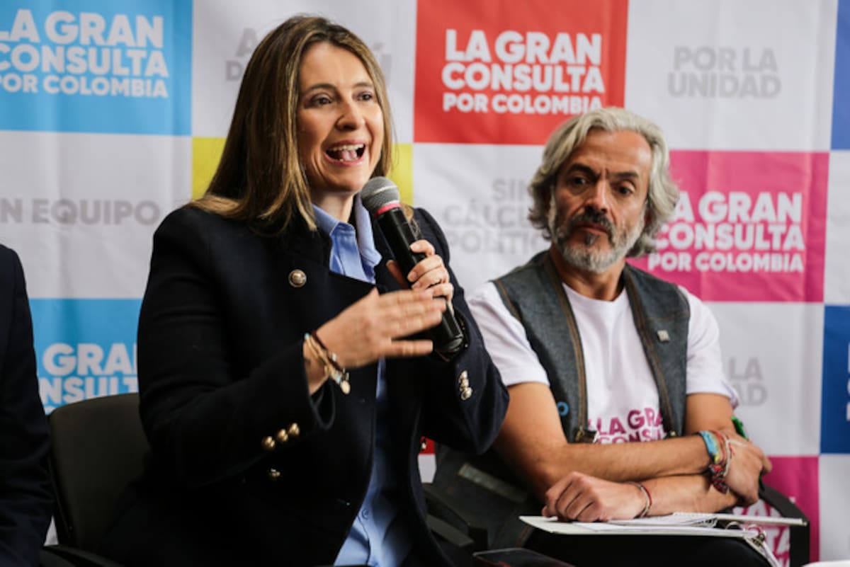 Juan Daniel Oviedo y Paloma Valencia. // Foto: Colprensa