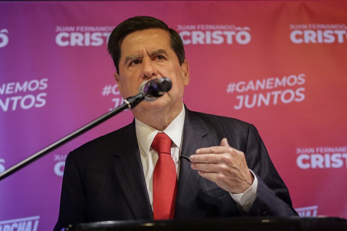 Juan Fernando Cristo se baja de la consulta e irá a primera vuelta presidencial