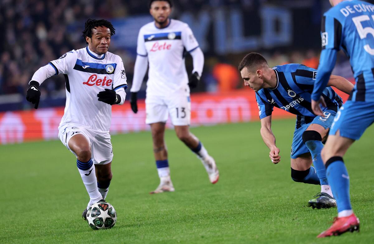 Juan Guillermo Cuadrado con el Atalanta enfrentando al Brujas de Bélgica en Champions. // EFE