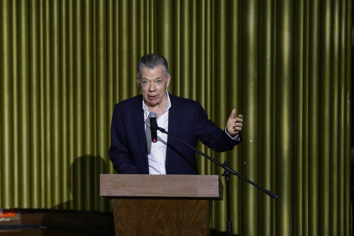 Santos acusó al Gobierno Petro de organizar disidencias en medio de la paz total