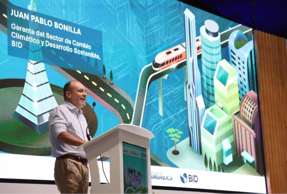 Juan Pablo Bonilla, gerente del Sector de Cambio Climático y Desarrollo Sostenible del BID.//Cortesía Alcaldía de Barranquilla.