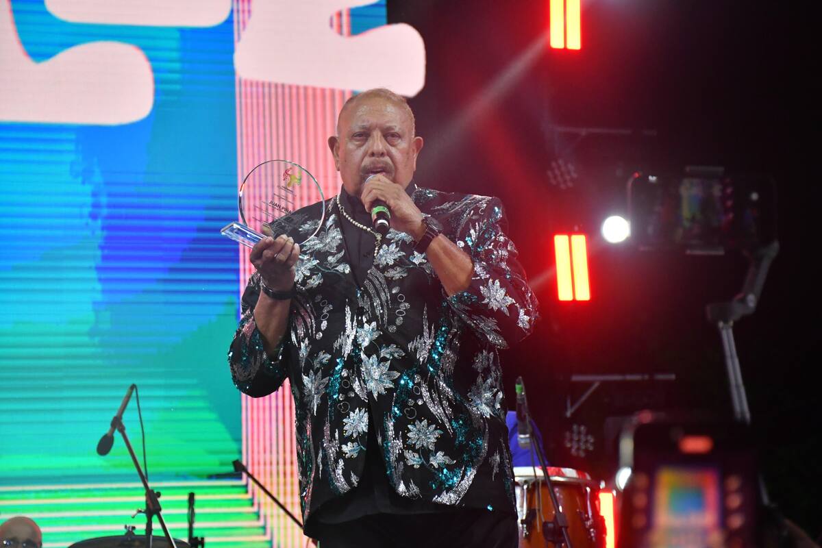 En el Festival de Orquestas rindió homenaje a Juan Piña por sus 65 años de vida artística,.//Cortesía Carnaval de Barranquilla.