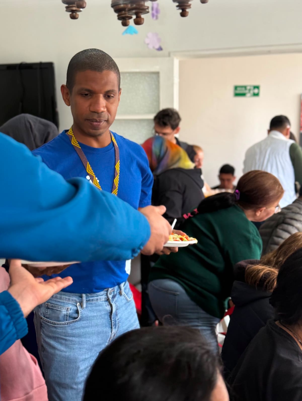 Juan Viloria, presidente de la Alianza Global por los derechos Humanos y Vicepresidente de Venezolanos en Barranquilla, en una de las reuniones con migrantes y demás miembros de la entidad.//Cortesía Venezolanos en Barranquilla.