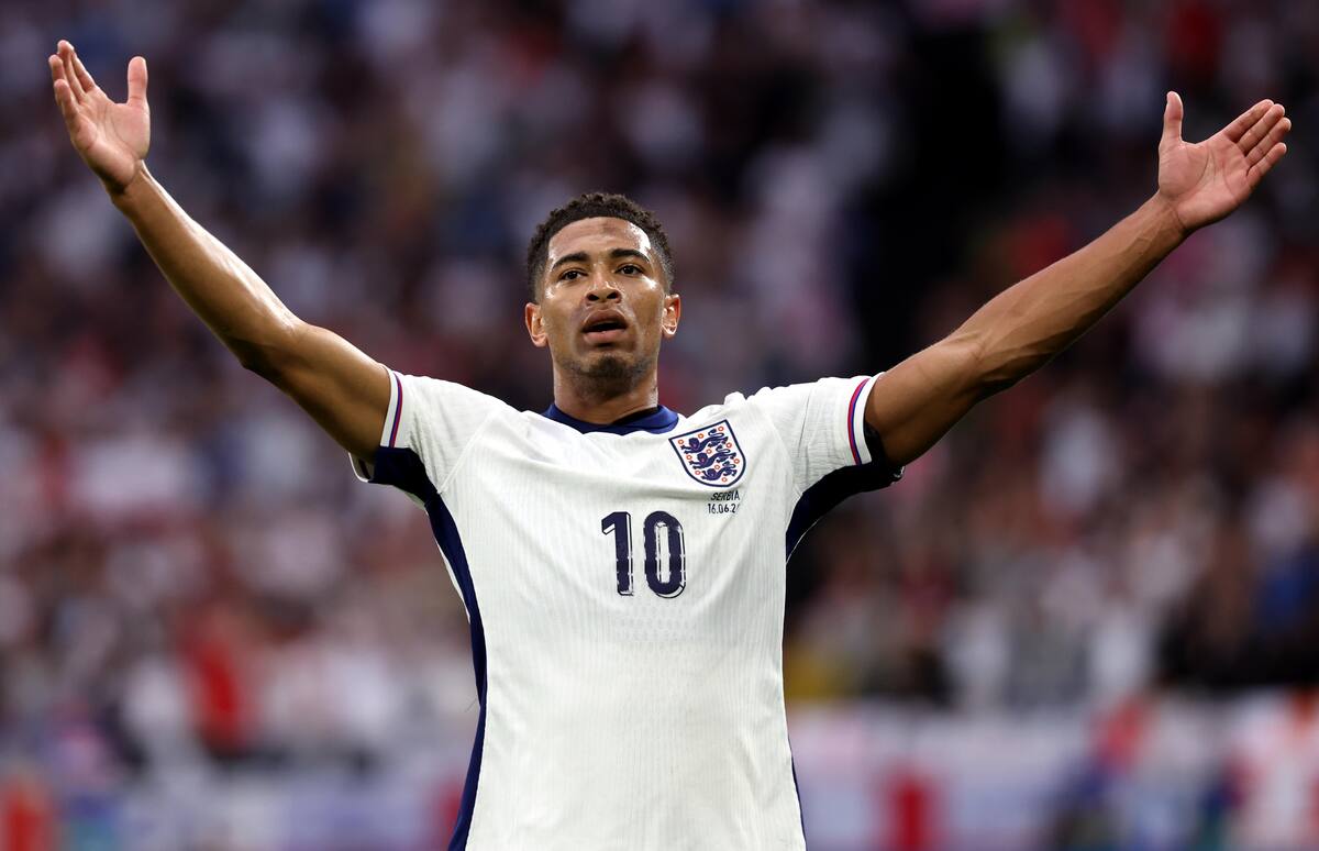 Jude Bellingham de Inglaterra celebra el 1-0 durante el partido del grupo C de la UEFA EURO 2024 entre Serbia e Inglaterra en Gelsenkirchen, Alemania, el 16 de junio de 2024. //EFE