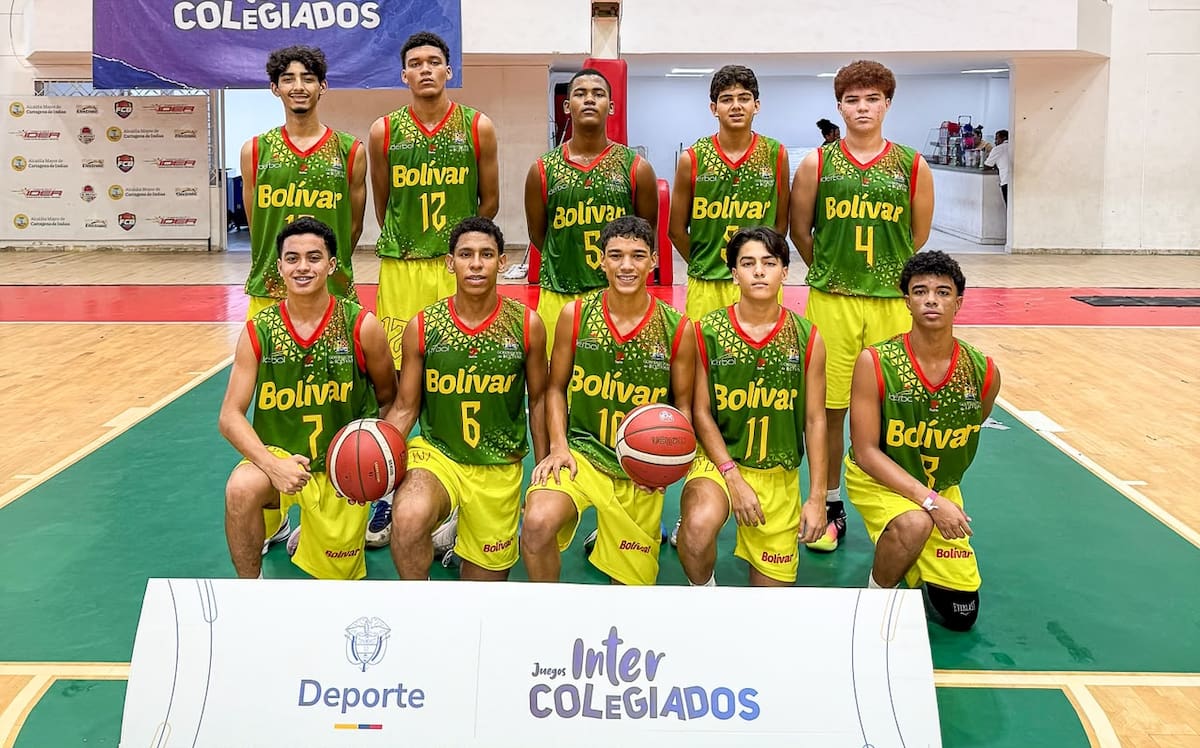 Equipo de baloncesto masculino de Bolívar en los Juegos Intercolegiados regionales. //Cortesía.