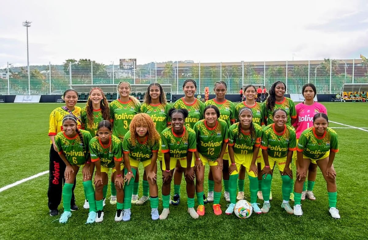 Equipo de fútbol femenino de Bolívar de los Juegos Intercolegiados regionales. //Cortesía.