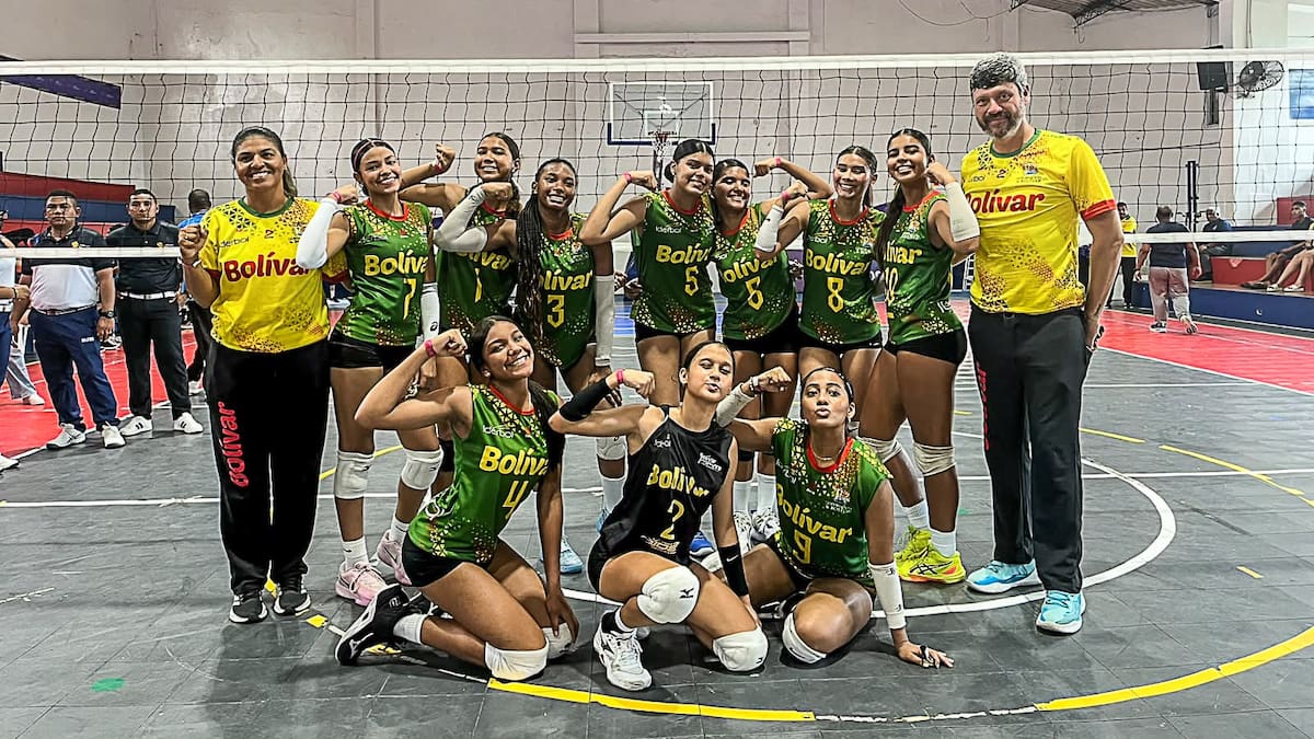 Equipo de voleibol femenino de Bolívar en los Juegos Intercolegiados regionales. //Cortesía.