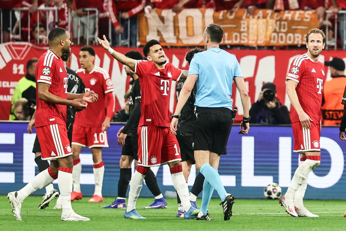 Ni la IA se pone de acuerdo sobre la mano polémica del Bayern vs. PSG: ¿era penal o no?