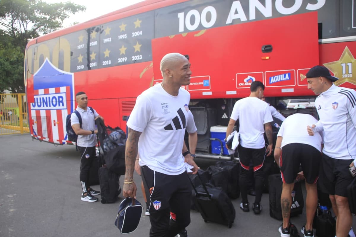 Jugadores de Junior en el estadio Jaime Morón. // JULIO CASTAÑO