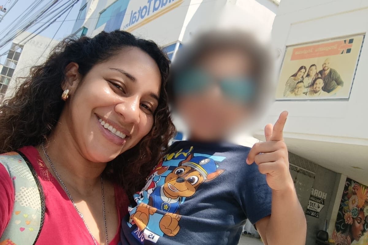 Julieth Tom Florez, madre del menor de 5 años con Distrofia Muscular de Duchenne, pide la entrega urgente del medicamento. // Foto: cortesía JTF