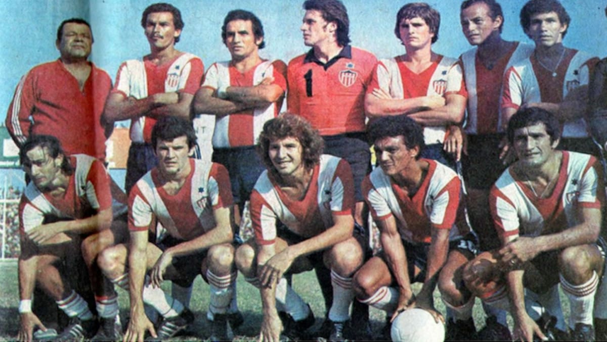 Este el equipo que obtuvo el primer título para Junior en el fútbol profesional colombiano en el año 1977.//Cortesía @JuniorClubSA.