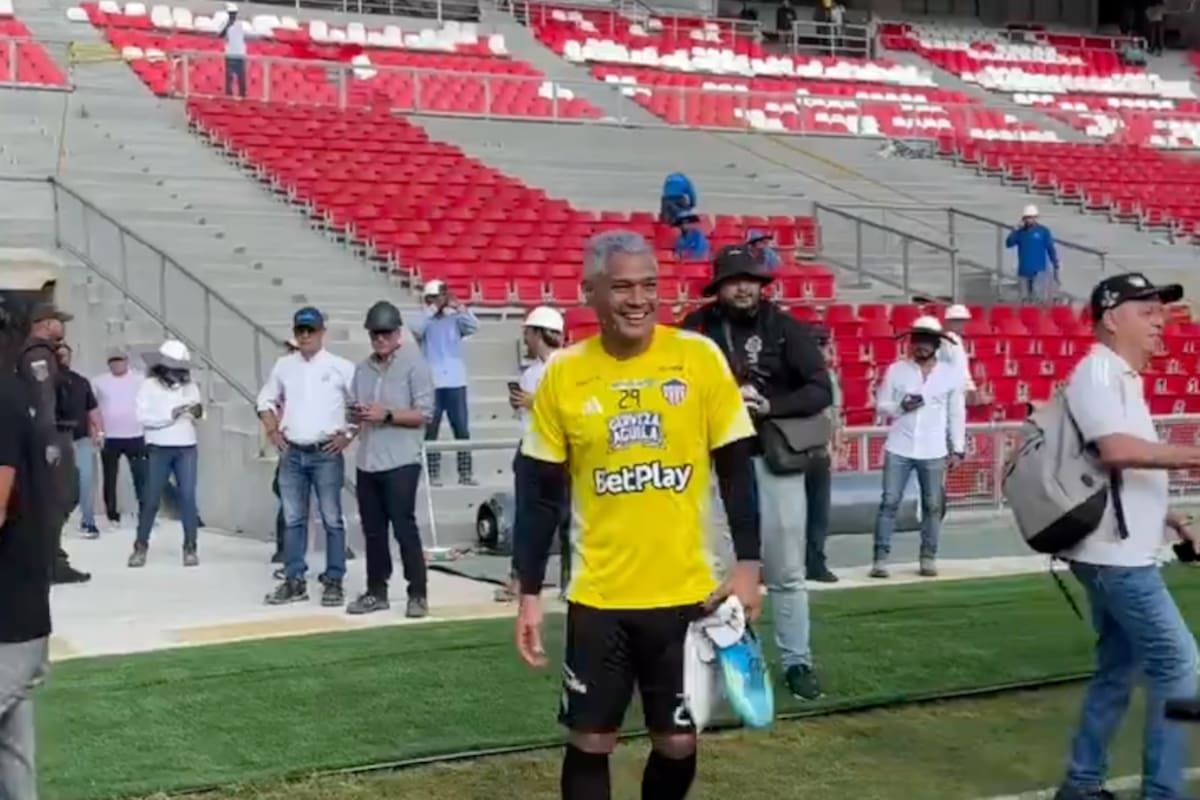 Junior de Barranquilla se entrenó hoy en el nuevo gramado del Estadio Metropolitano