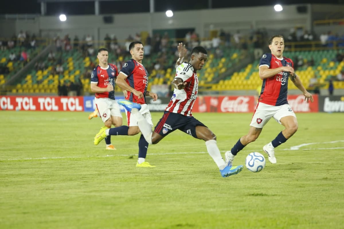 Junior se despidió de forma temprana de la Copa Libertadores tras perder con Cerro Porteño. //Foto: Luis Eduardo Herrán - El Universal.