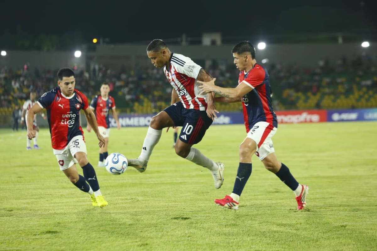 Luis Fernando Muriel generó chances claras para Junior en el partido contra Cerro Porteño por Copa Libertadores. //Foto: Luis Eduardo Herrán - El Universal.