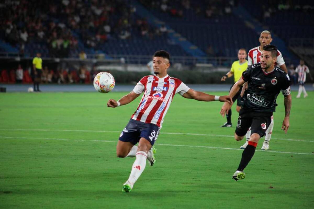 ¿Le queda bien a Iván René Valenciano postularse para técnico de Junior?