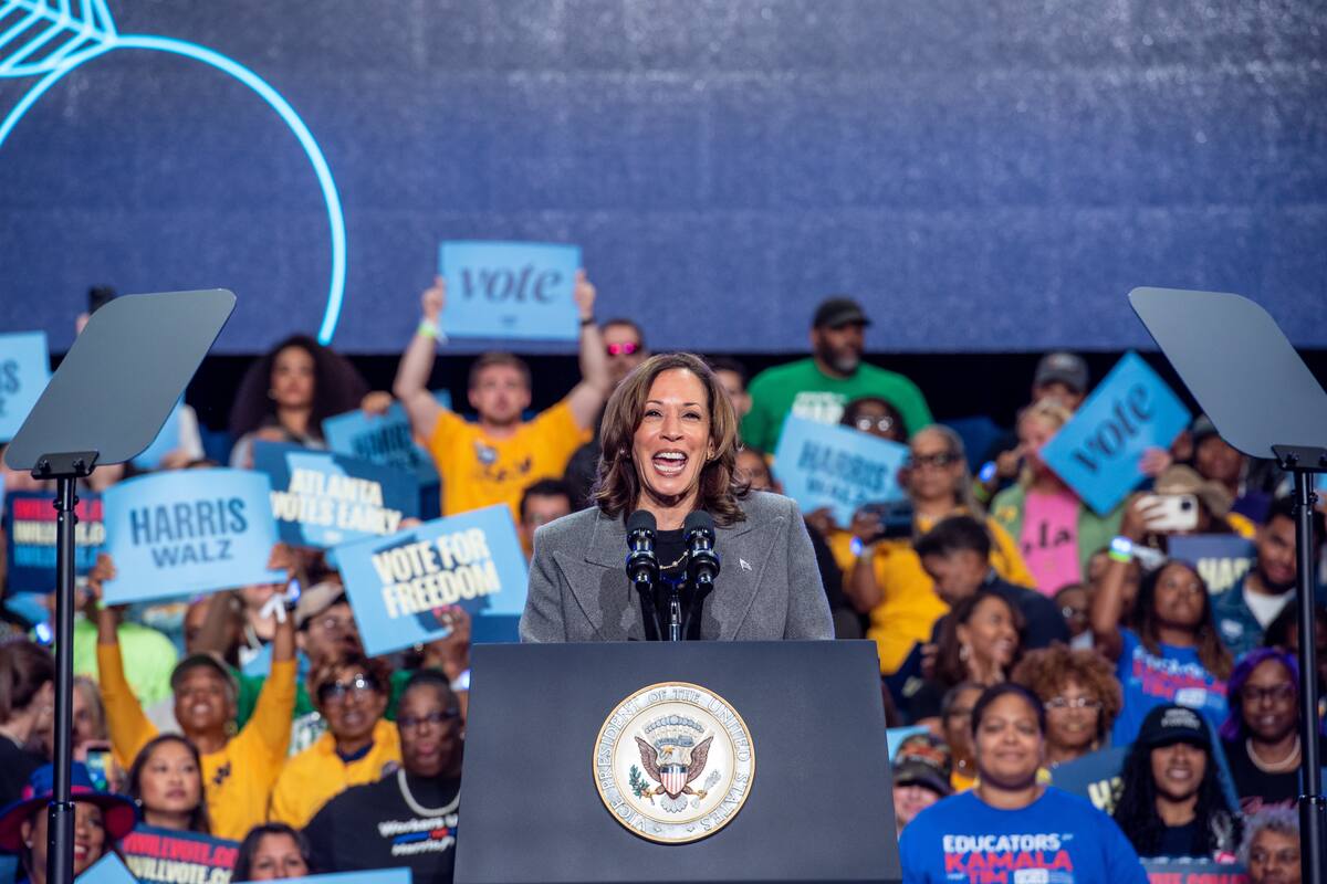 Kamala Harris y Michelle Obama alertan sobre el “peligro” de elegir a Trump