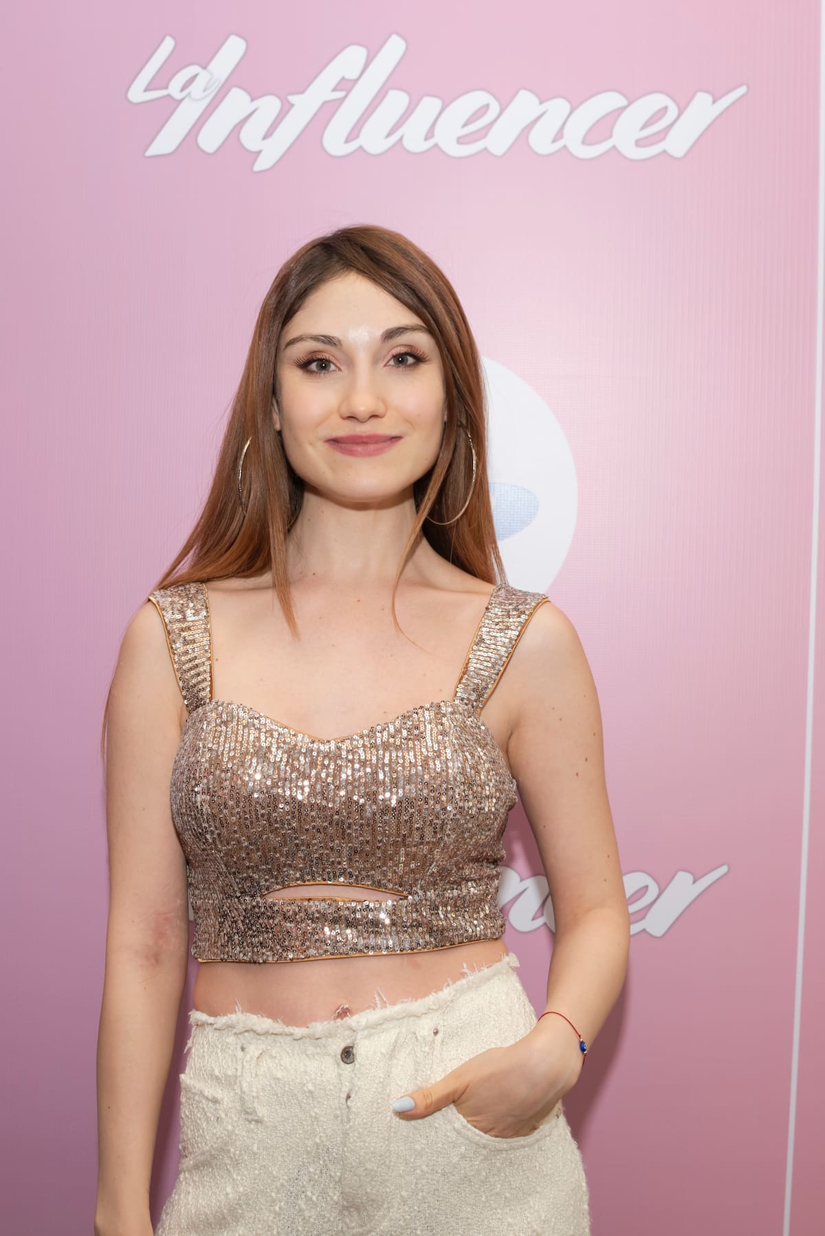 Viviana Santos quien interpreta a 'Kamila' en La Influencer. // Cortesía de Caracol Televisión