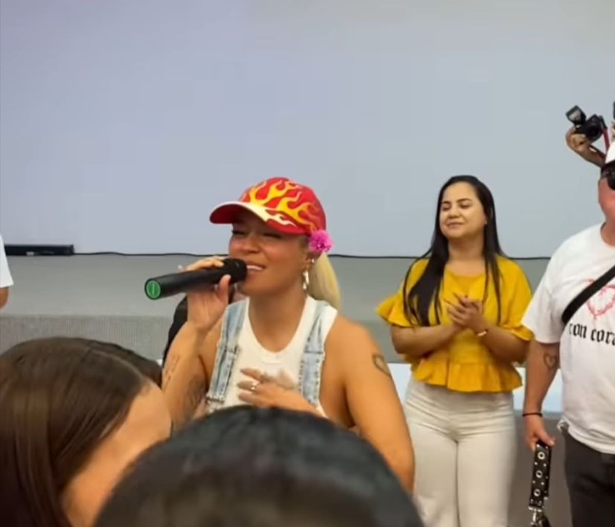 Karol G en la Fundación Juanfe en Cartagena. //Foto: cortesía.